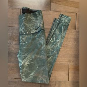 Nike Leggings Size Medium